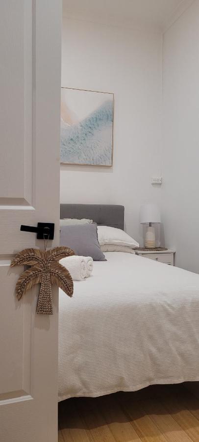 Boutique Beach House In The Heart Of St. Kilda Melbourne Exterior photo